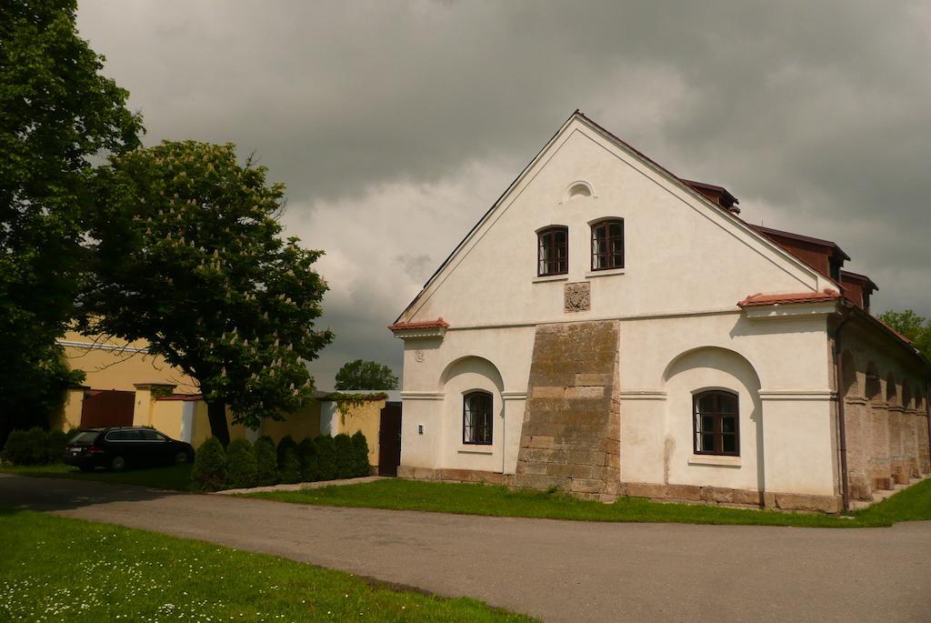 فندق Statek Chmelovice المظهر الخارجي الصورة